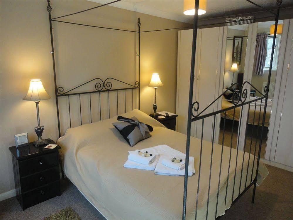 Longs Hotel & Inn Уоберн Экстерьер фото